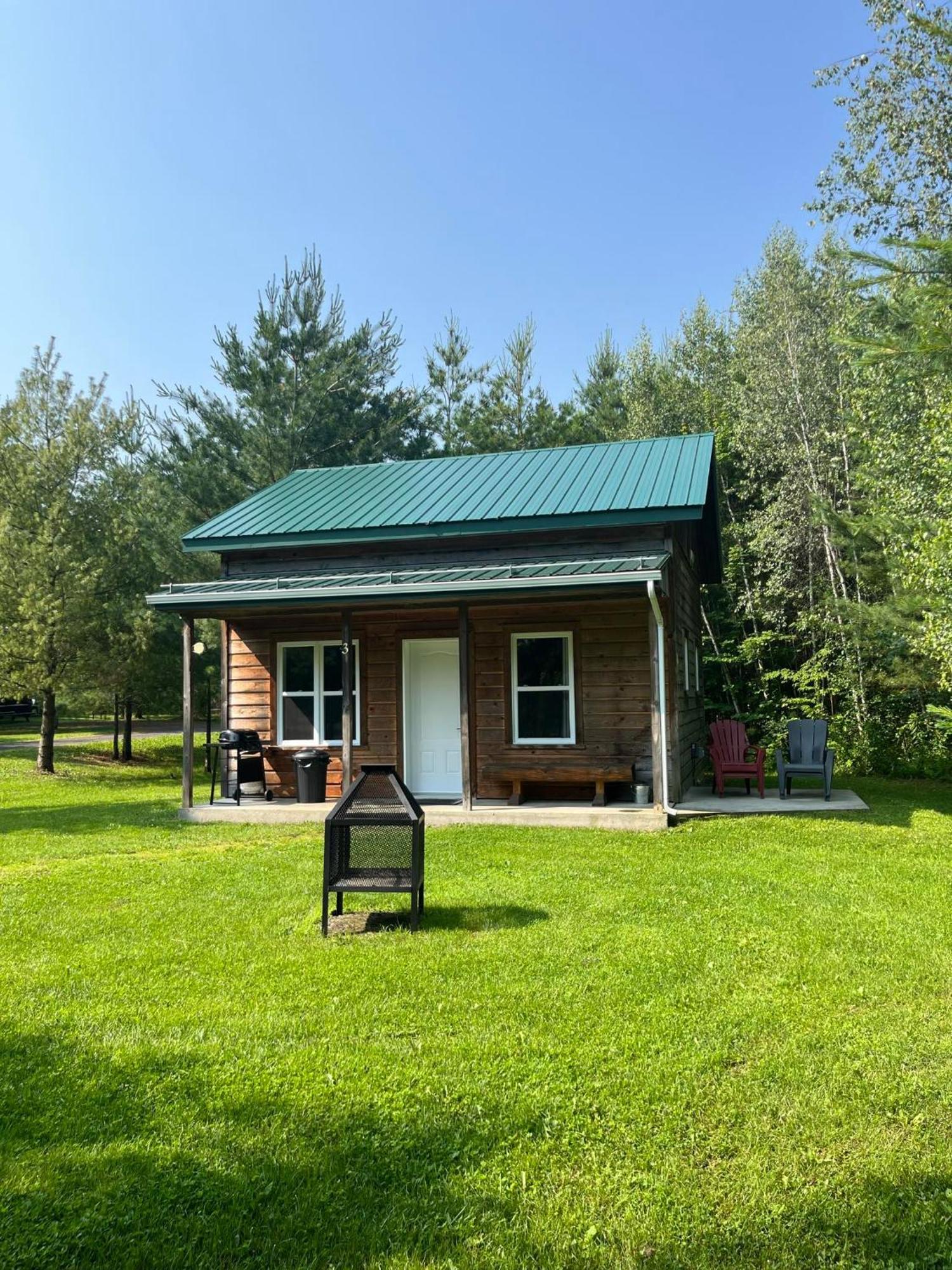 Chalets Du Domaine Yamaska 布罗蒙 外观 照片