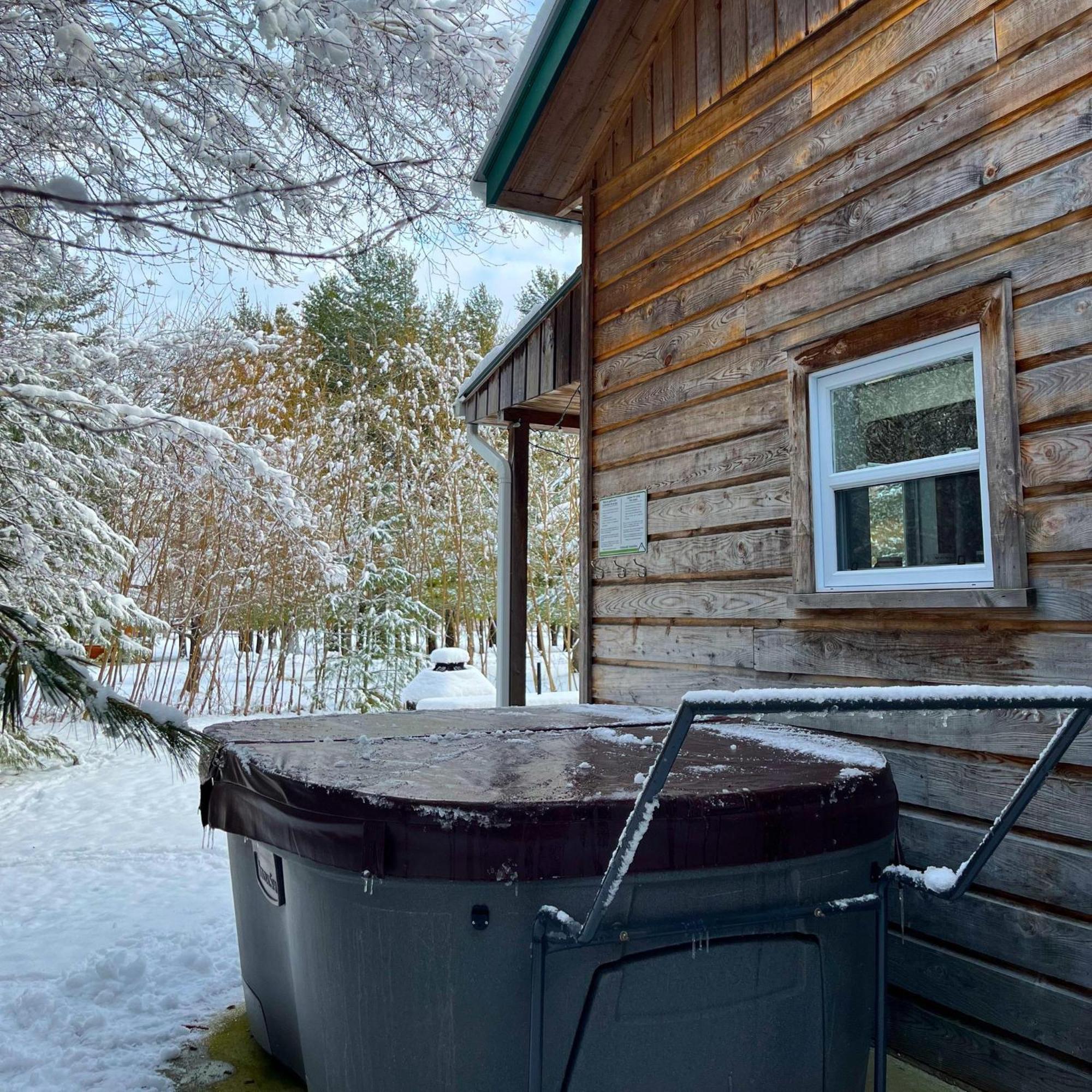 Chalets Du Domaine Yamaska 布罗蒙 外观 照片